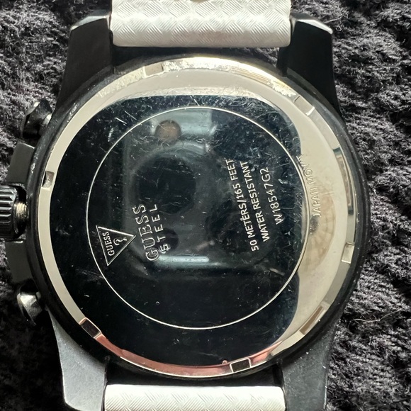 Guess watch with white leather band - Picture 2 of 3